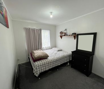 Unit 1, 11 Kirklow Place, Goodwood Heights, Auckland - Photo 6