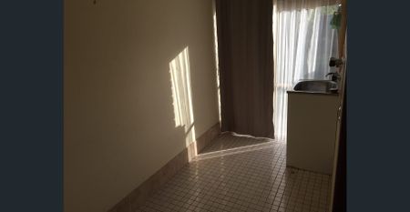 Lowset 3 Bed with Powered Work Shed - Photo 5