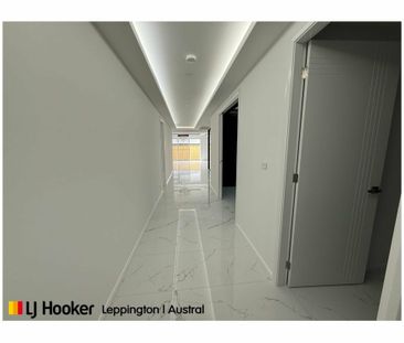 SPACIOUS, STYLISH & PERFECTLY LOCATED! - Photo 5