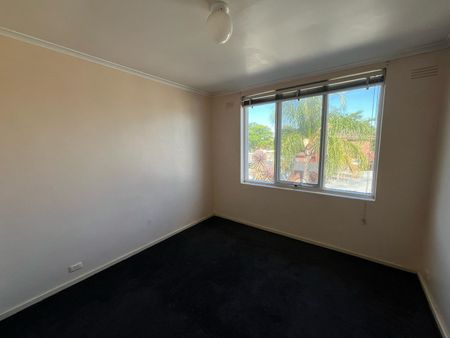 QUIET FIRST FLOOR ONE BEDROOM - Photo 2