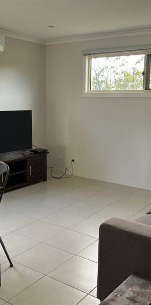 Furnished 2 bdrm Unit - Photo 1