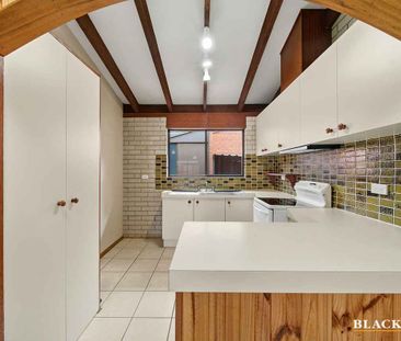 CHARMING TOWNHOUSE - Photo 6