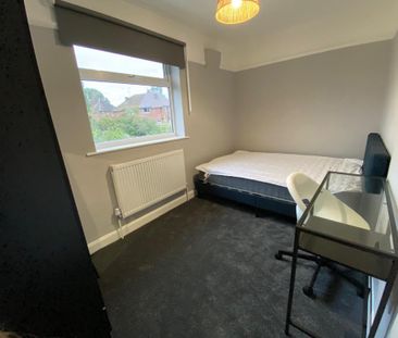 4 bedroom terraced house to rent - Photo 5