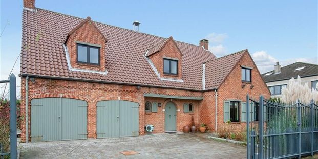 Villa te huur in Wilrijk voor € 3.600 met 4 slaapkamers - Foto 1