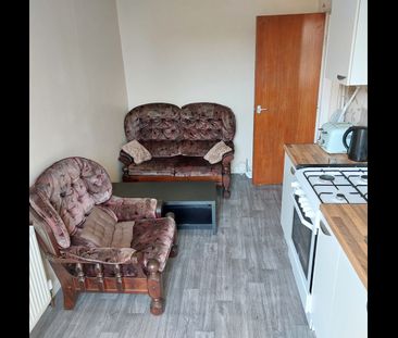 2 Bed Flat, Holberry Gardens, S10 - Photo 1