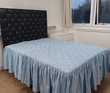 Room in a Shared Flat, Harrow Road, W9 - Photo 4