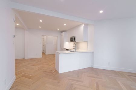 5530 Cote Saint-Luc Road - Photo 3