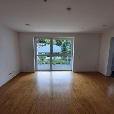 Zentrale und geräumige 2-Zimmerwohnung mit Balkon - Foto 5