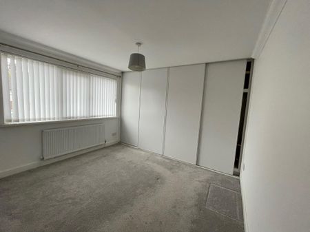 Broadhaven, Cardiff - Photo 4