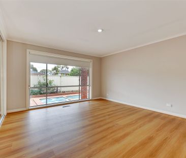 10 Eurora Court, Taylors Lakes - Photo 1