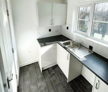 Hickory Close, Walsgrave, Coventry, West Midlands, CV2 - Photo 2