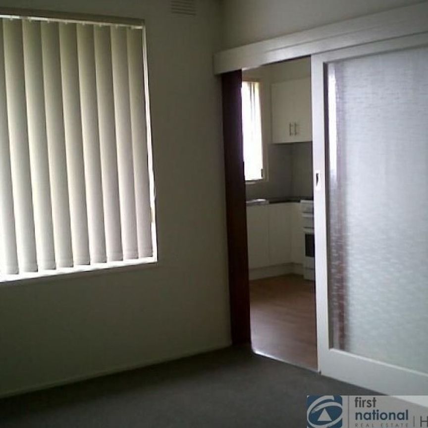 1 / 198 Gladstone Road, Dandenong North - Photo 1