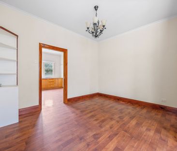 SPACIOUS THREE BEDROOM HOME WITH LARGE YARD AND SHED IN BALLARAT CE... - Photo 2