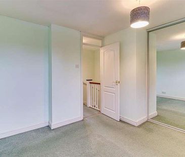 Little Manor Gardens, Cranleigh, GU6 - Photo 3