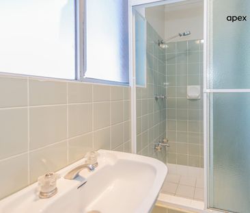 One Bedroom Apartment For Lease - Photo 1