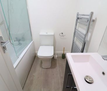 Room in a Shared House, Trundleys Road, SE8 - Photo 6