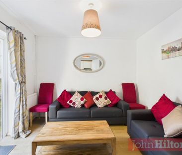 Staplefield Drive, Brighton - Photo 1