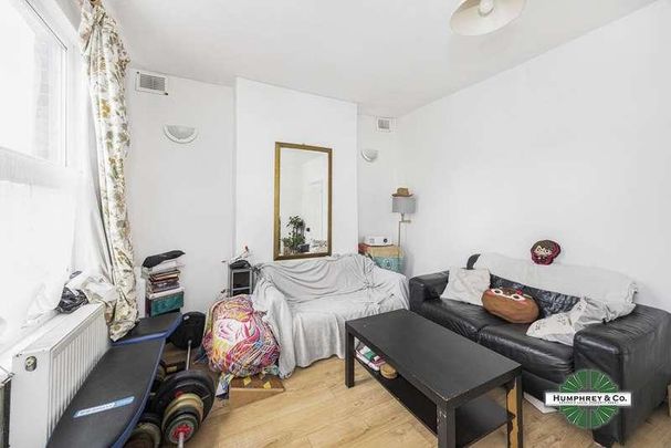 Leonard Road, E7 - Photo 1
