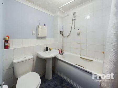 Pullmans Place, Staines-upon-Thames, Surrey,TW18 - Photo 4