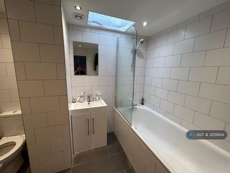 4 bedroom maisonette to rent - Photo 5