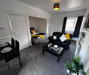 Studio to rent - Photo 2