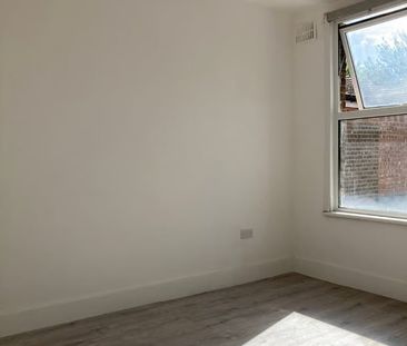 2 Bed Flat, London, E17 - Photo 4