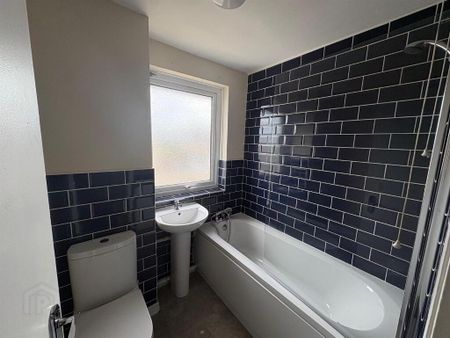 5 Canberra Gardens, Newtownards, BT23 4RN - Photo 2