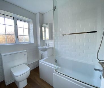 3 bedroom semi-detached house to rent - Photo 4