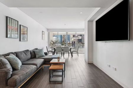 Harbourfront Living with Sweeping Views in a Premier Pyrmont Address - Photo 2