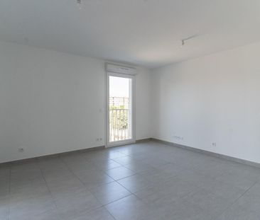 location Appartement F2 DE 43.6m² À MARSEILLE - Photo 2