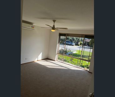 Prime location: Large family home located close to Rockingham Beach... - Photo 4