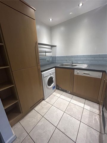 Riley House, Manor House Drive, Coventry, CV1 - Photo 5