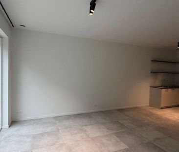 Appartement te huur in Antwerpen voor € 975 met 1 slaapkamer - Foto 6