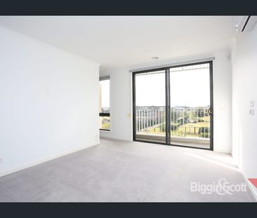 Modern & Spacious Living - Photo 5