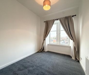 3 bedroom flat to rent - Photo 2