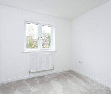 4 bedroom semi-detached house to rent - Photo 6