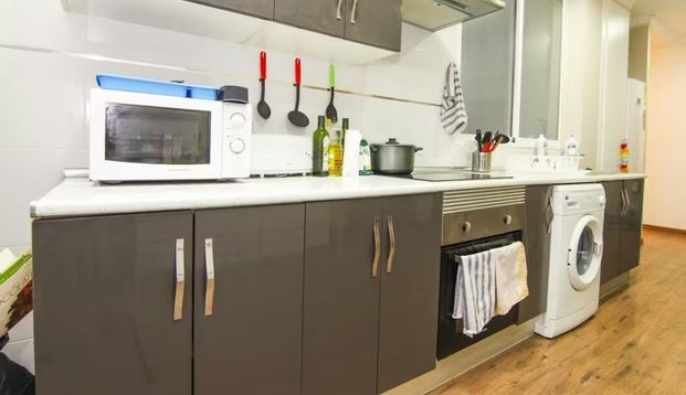 Carrer de les Garrigues, Valencia, Valencian Community 46001 - Photo 1