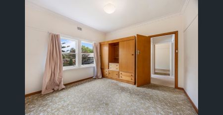 Spacious & Comfortable Family Home for Lease in Ballarat North - Photo 5