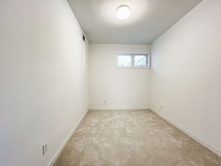 For Lease - 4045 Hickory Drive Unit# 1, Mississauga, Ontario - Photo 2