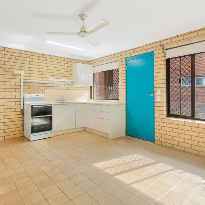 BEACHFRONT TWO BEDROOM UNIT - HASTINGS POINT - Photo 1