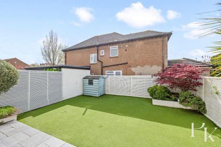 4 bedroom semi-detached house to rent - Photo 5