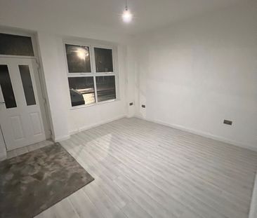 3 Bed Terraced House, Holme Lane, S6 - Photo 1