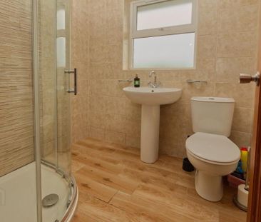 70 Meadowvale Crescent, Bangor, BT19 1HX - Photo 1