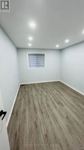 803 DEVERON CRESCENT W - Photo 2