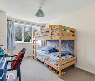 4 bedroom link detached house to rent - Photo 4