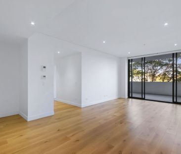 Embassy Residences - Photo 2