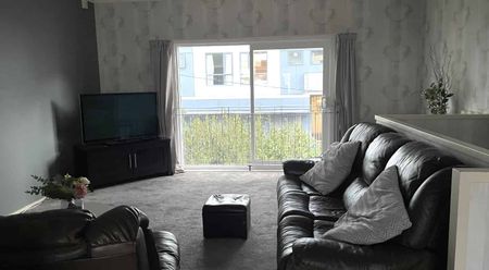 Townhouse Living - Photo 4