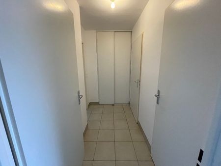 Location Appartement 2 pièces 51m² - Photo 5