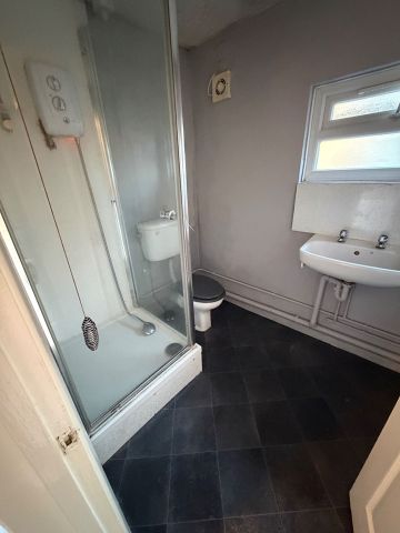 1 Bed Flat, Castle Street, LU1 - Photo 4