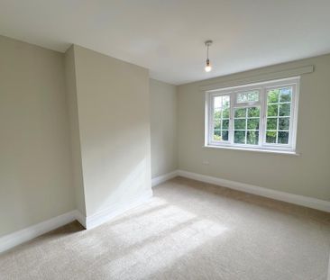 2 bedroom semi-detached house to rent - Photo 4